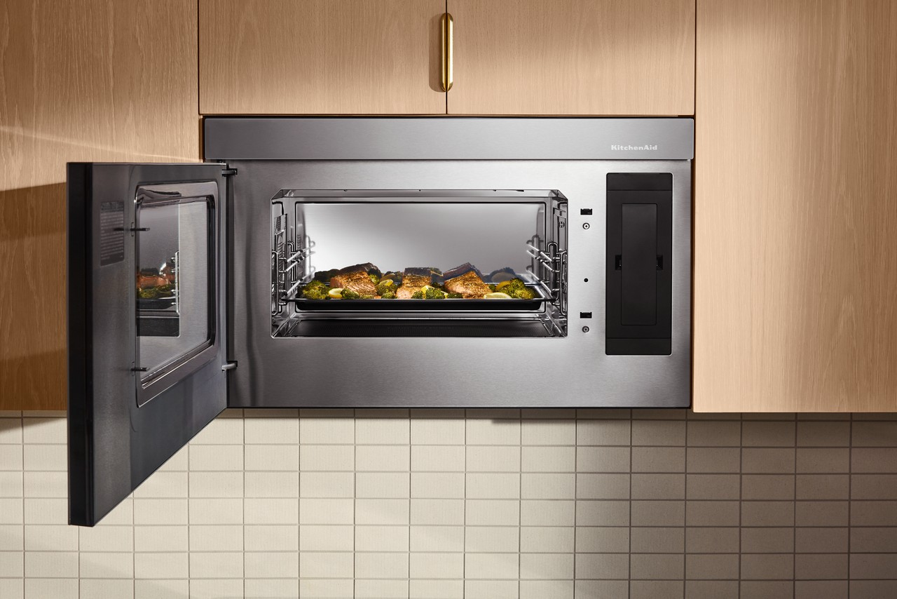 KMMF730 Turntable-Free Design